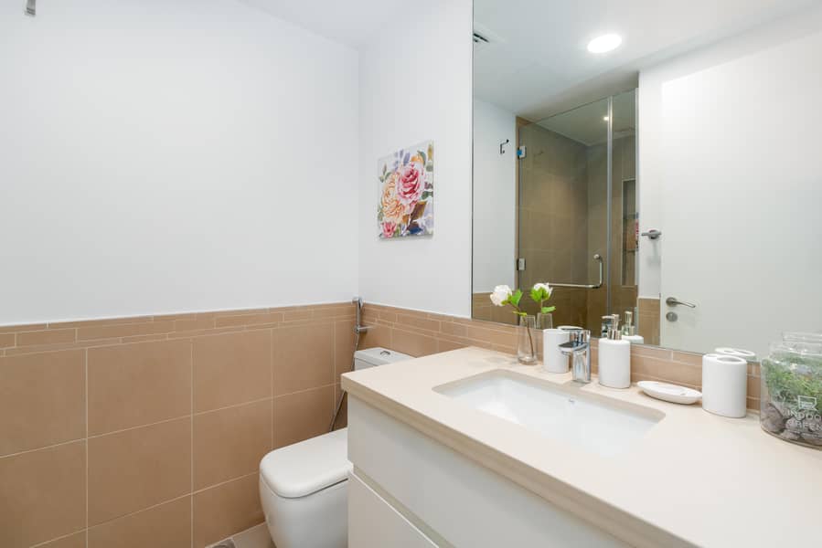 7 2nd washroom