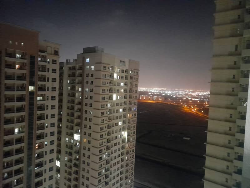 位于阿联酋城，百合大厦 2 卧室的公寓 280000 AED - 7306245