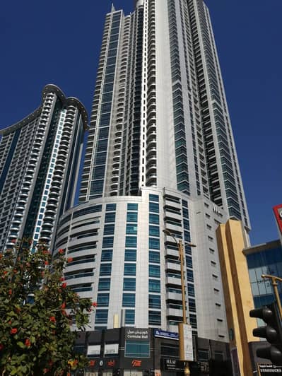 3 bhk with midroom available in corniche tower full see view sqft 3600