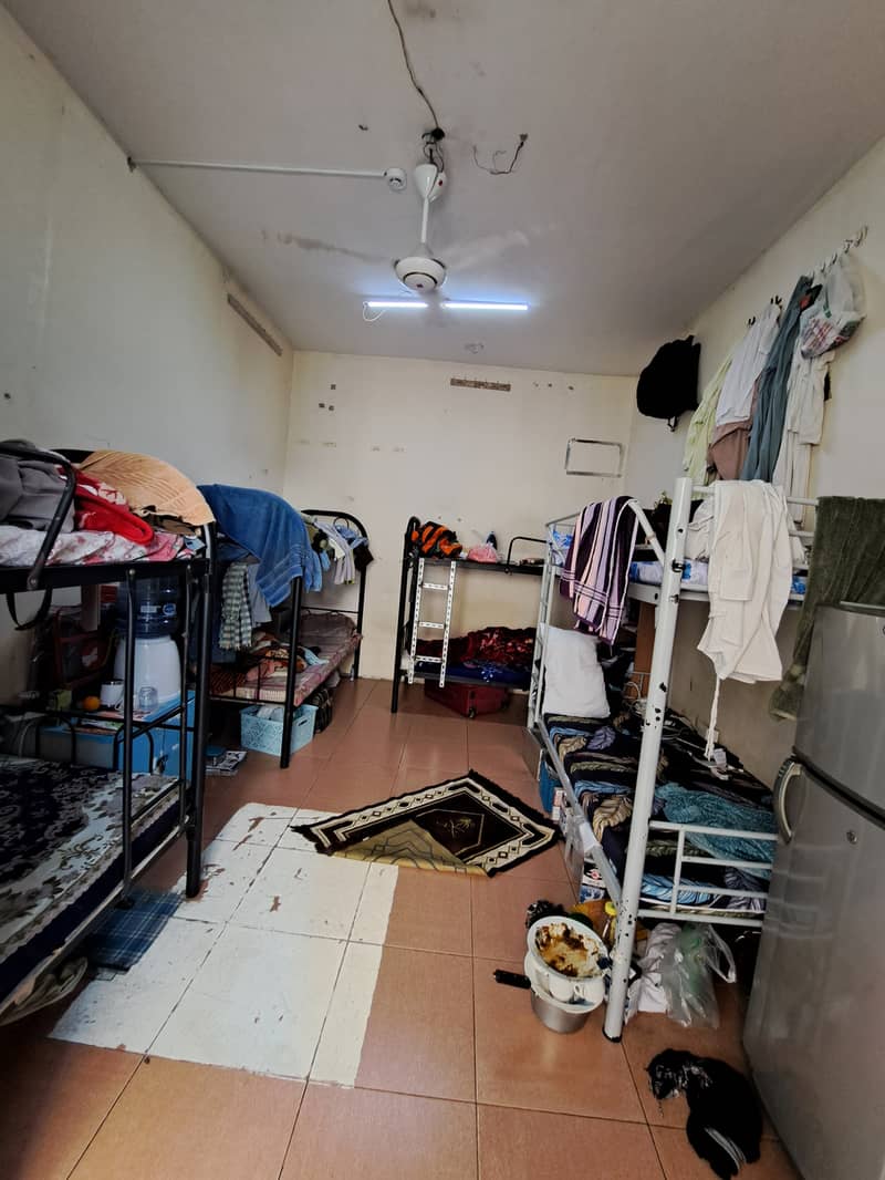 For rent two floors labor camps in Sharjah/Industrial Area 3 second