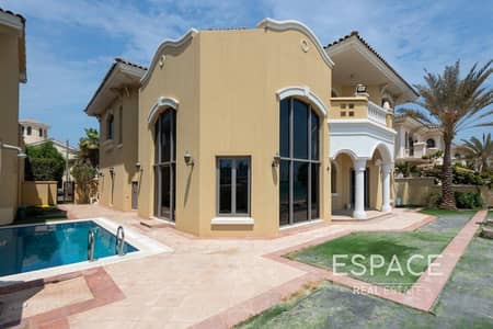 5 Bedroom Villa for Sale in Palm Jumeirah, Dubai - Central Rotunda Garden Home - Palm Jumeirah