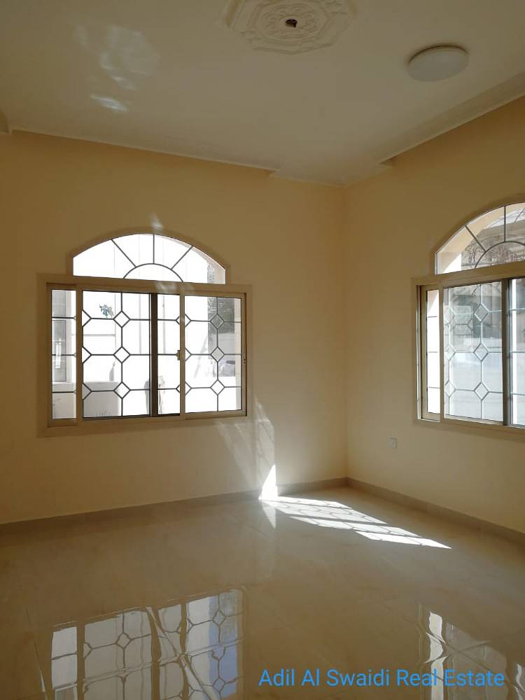 6 BHK Villa with 2 Master rooms , 2 majlis, 2 living and dinning, 2 kitchens, lawn, Split A/C