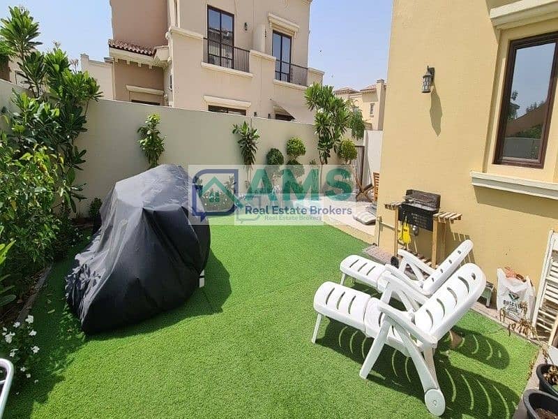 3 Br Villa I Well Maintained I Near to park and pool