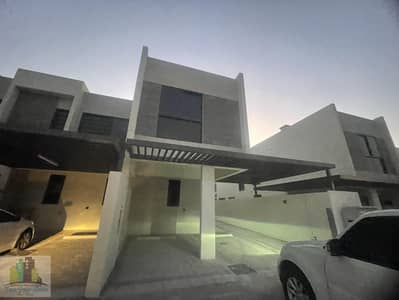 VACANT SINGLE ROW 3BED+M END UNIT VACANT IN AKOYA