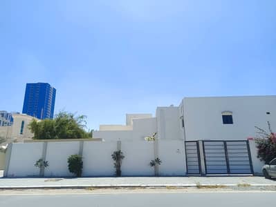 specious   Beautiful 6 bedroom villa for  Rent Al Ajman in Musherief