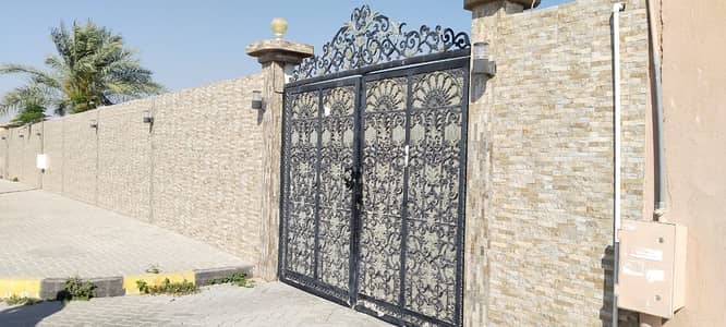 villa for sale in AL RIFA , Sharjah // good location