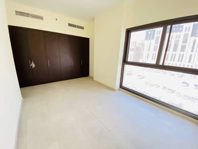 Huge 1BHK Available in Front of Metro With All Aminities # Open View #