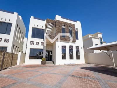 7 Bedroom Villa for Rent in Khalifa City, Abu Dhabi - Exclusive 7 BR Villa |Ready To Move In | Private Backyard