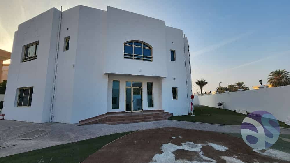 Spacious 16 bedroom villa For Rent Safa 2 jumeirah