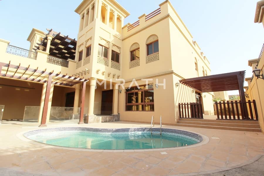 Gorgeous Compound Villa |Private Pool |Near Canal