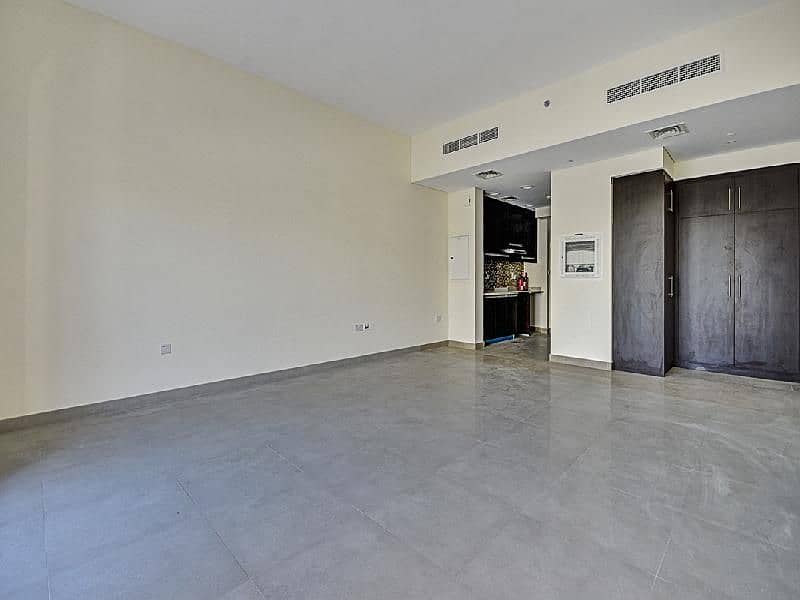 0% Commission | Pay Monthly | Spacious Studio
