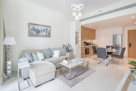 1 Bedroom Flat for Rent in Dubai Harbour, Dubai - Living Room