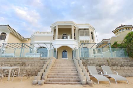 4 Bedroom Villa for Rent in Palm Jumeirah, Dubai - Livbnb Suites - Elegant 4B+Maid room Villa in Palm