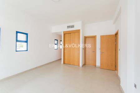 Best location | Vacant | Private beach Best location | Vacant | Private beach