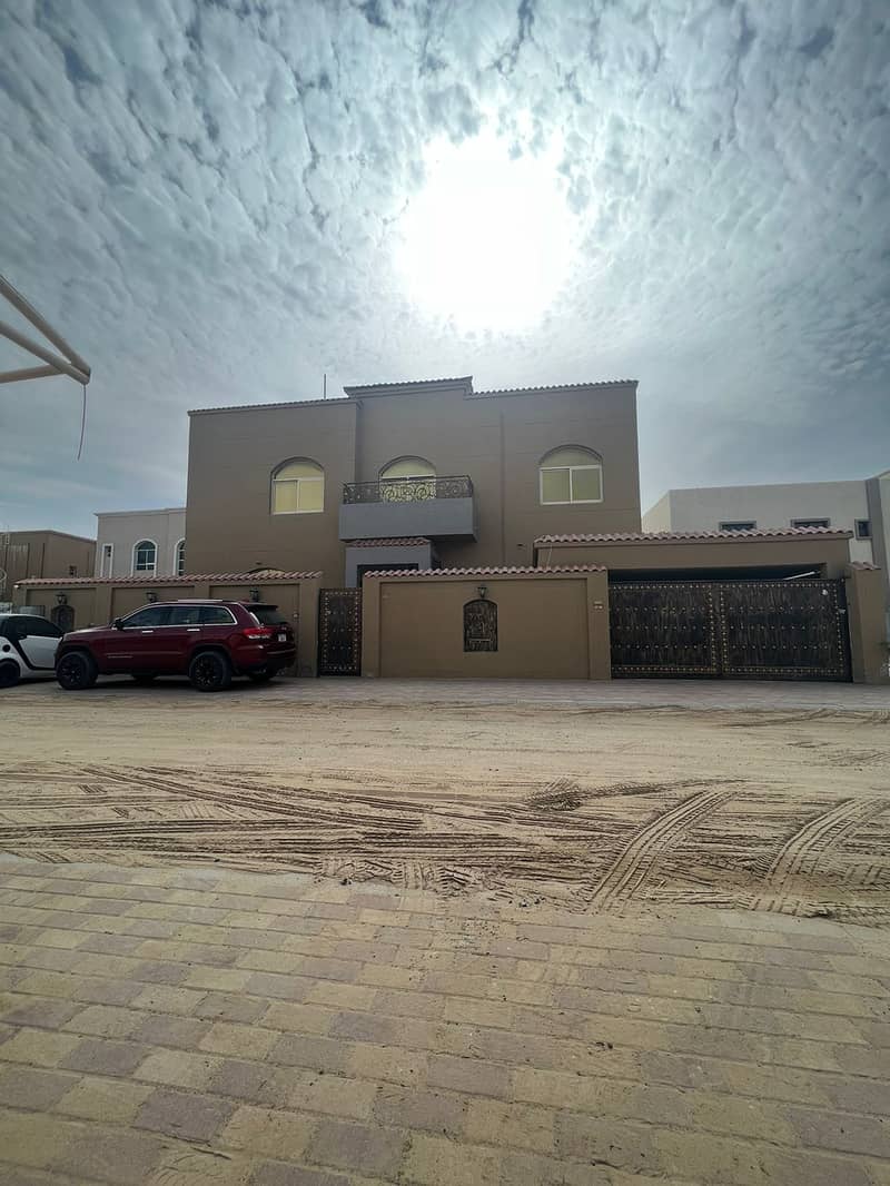 Villa for sale in Ajman, Al Rawda 1 With electricity, water and air conditioners The second piece