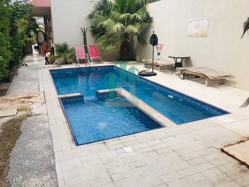 Nice  4 bedroom villa with shared pool