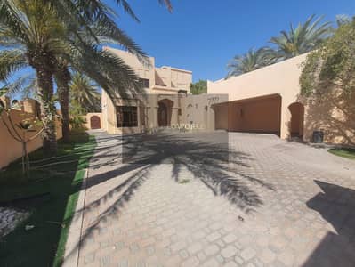 Private Entrance & Swimming Pool & Garden / Driver Room