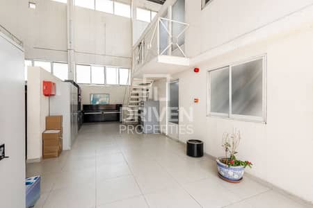 Warehouse for Rent in Deira, Dubai - Well-managed Warehouse | Prime Location