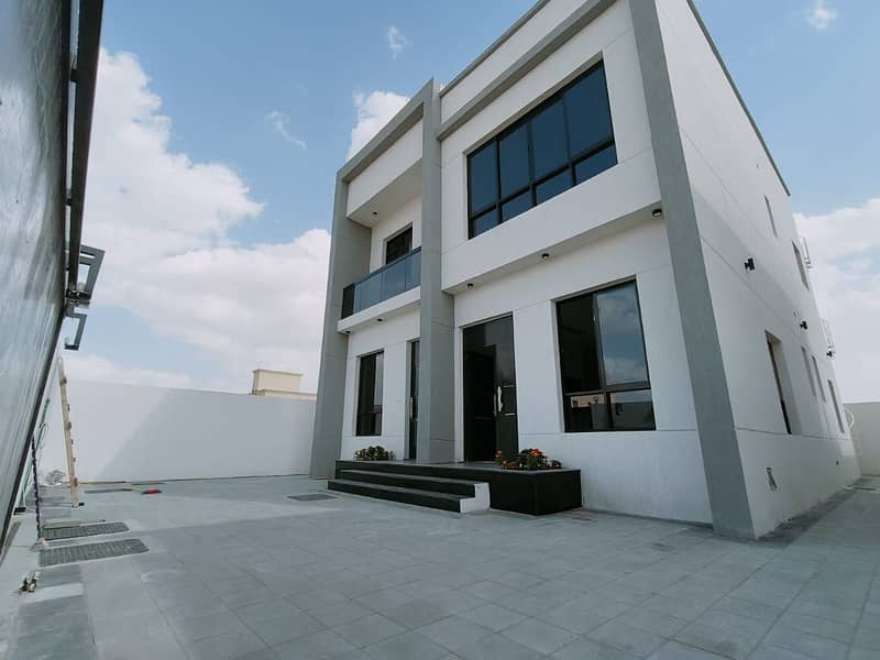 Villa for sale, with attractive specifications and a wonderful design, super duplex finishing, with the possibility of bank financing