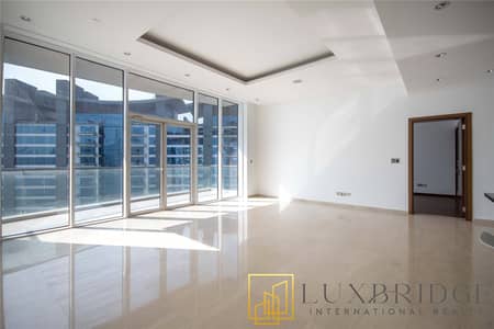 Luxbridge Realty is pleased to present this 1 bedroom apartment in Oceana with beautiful
views for rent.