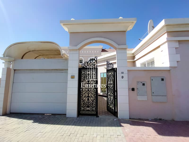Вилла в Аль Мизхар，Аль Мизхар 2, 1 спальня, 65000 AED - 6914437