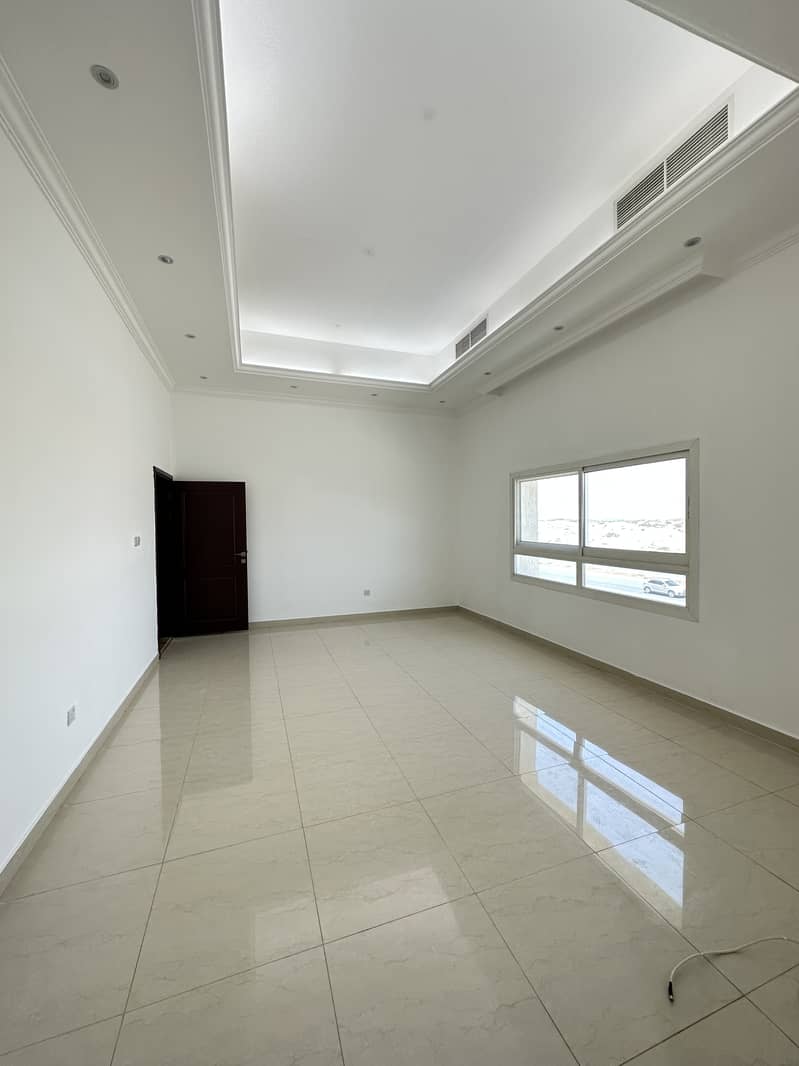 Luxury villa for rent in al khawaneej ( 5 bedroom + hall + majlas + swimming pool + service block )