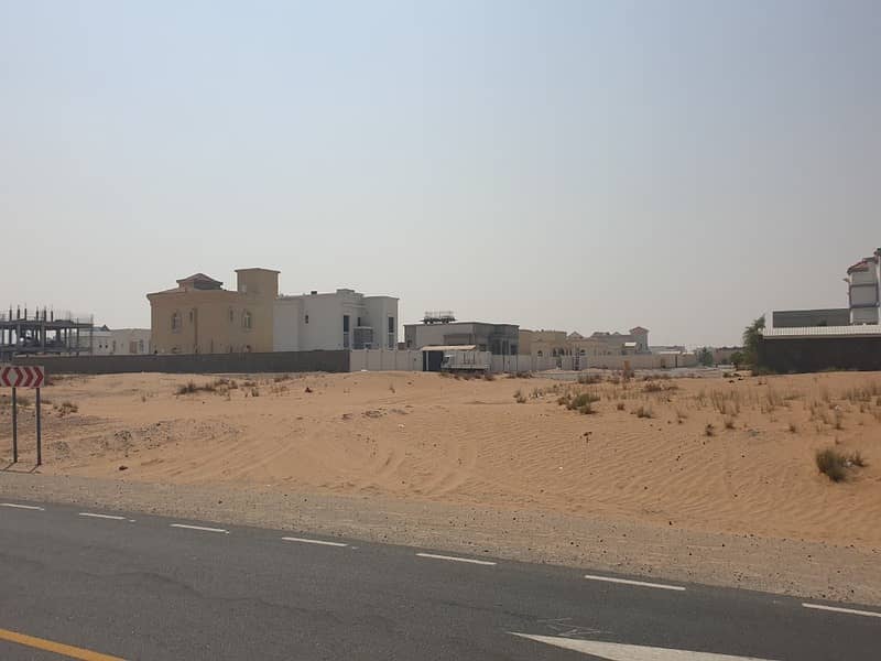 Basaten Al zobir residential lands, villas, a distinguished location, Arabs own lands