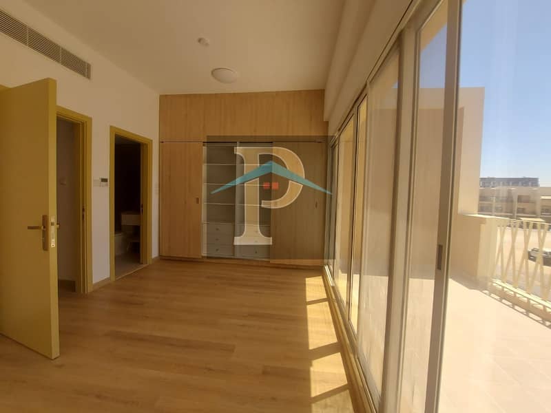 Newly Refurbished 4 Bedrooms Villa | Spacious Bedrooms With Attached Bathroom & With Balcony Each Rooms | Ready To Move