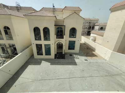 New Seven Master Bedrooms Two Majlis Private Separate Villa