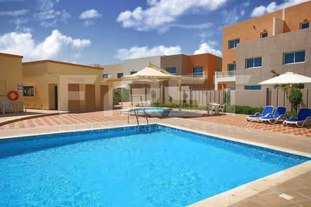 3 Bedroom Villa for Sale in Al Reef, Abu Dhabi - Single Raw l Near The Gate l Rent Refund l Own It Now