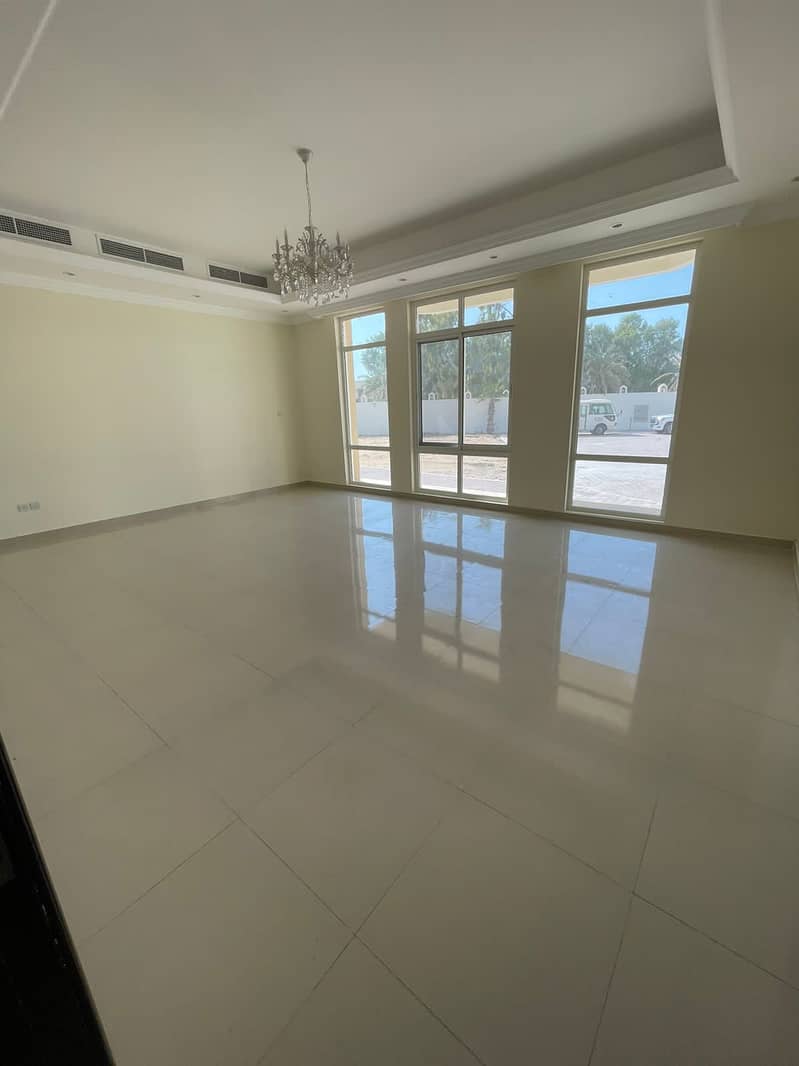 For lease large villa in jumeirah 2