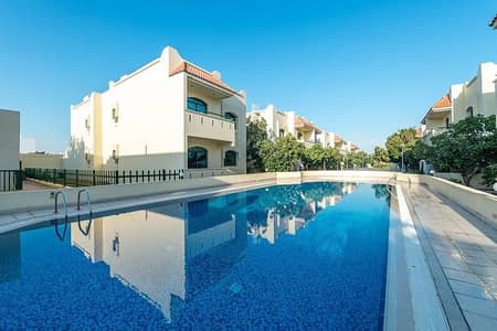 3 Bedroom Villa for Rent in Umm Suqeim, Dubai - AMAZING 3BED GARDEN VILLA IN UMM SUQUIM 2 FOR FAMILY IN PRIME LOCATION NEAR SZR 200K