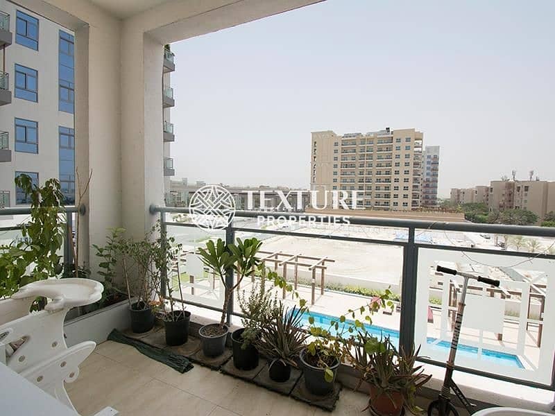Close to Metro |Pool View | Maid\\\'s Room |Upgraded Interior