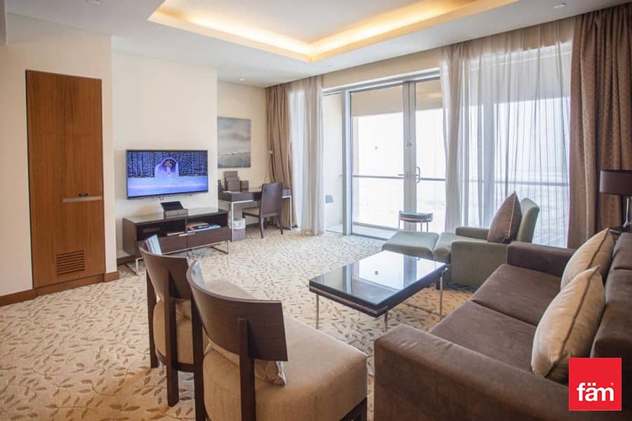 位于迪拜市中心，迪拜谦恭购物中心 1 卧室的公寓 170000 AED - 7447855