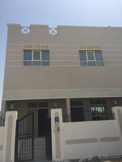 Charming Villa with ample parking for Rent Charming Villa with ample parking for Rent