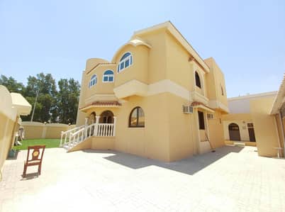 Luxury 4 bedroom Villa available for rent in Al Azra