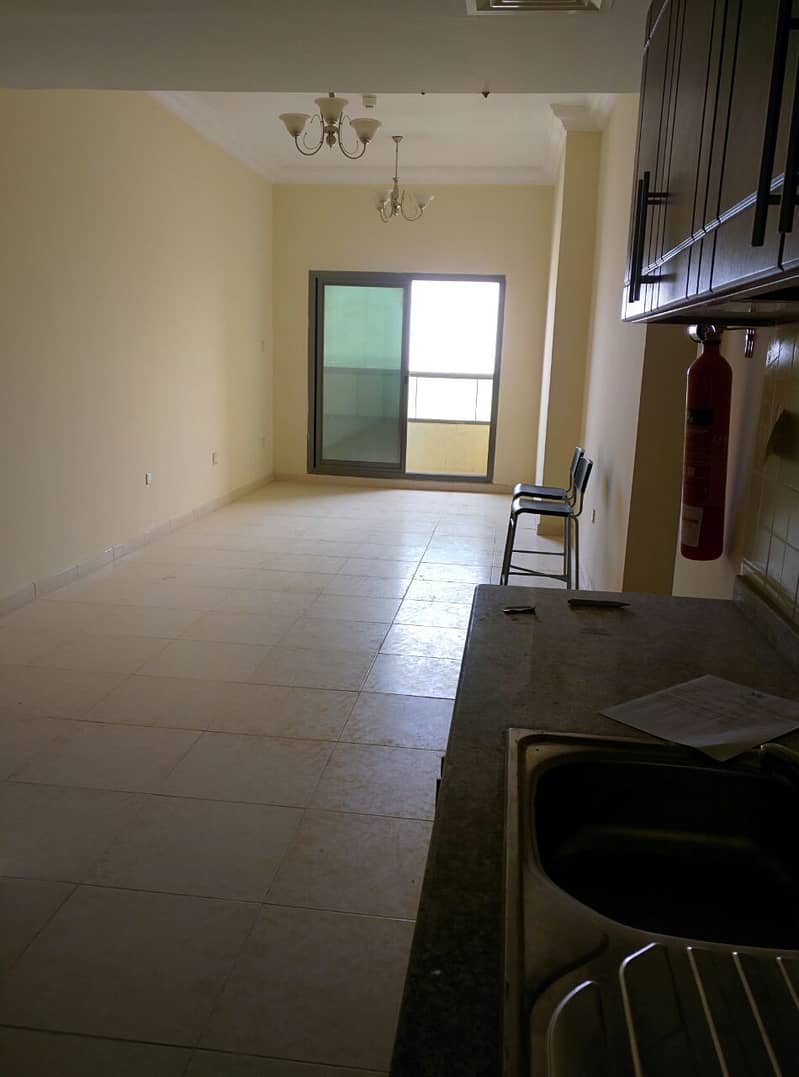 شقة في بارادايس ليك B9،بارادايس ليك،مدينة الإمارات‬ 3 غرف 300000 درهم - 7420066