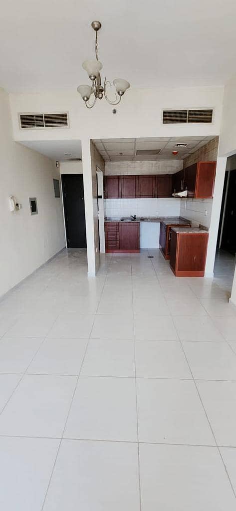 DISTRESS  DEAL EMPTY 2 BHK  FOR SALE IN EMIRATES CITY  + FRONT VIEW