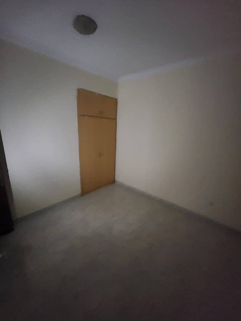 For rent in Ajman A room and a hall, 1 bathroom, without a balcony, wall cabinets A large area, Al Nuaimiya 2, King Faisal Street Close to all service