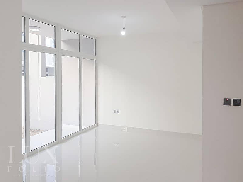 Modern Layout, Well Established Area, Available Now. Modern Layout, Well Established Area, Available Now.