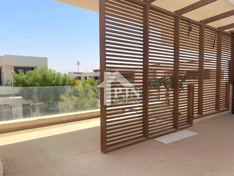5Br+Maid Spacious Villa For Sale in West Yas