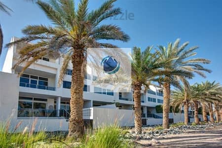 7 Bedroom Villa for Rent in Khalifa City, Abu Dhabi - Shared pool/gym/ Elevators/ all Master B/R/ Basement parking/driver room