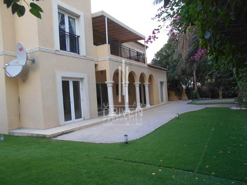 Large 5 BR Villa in Green Community East