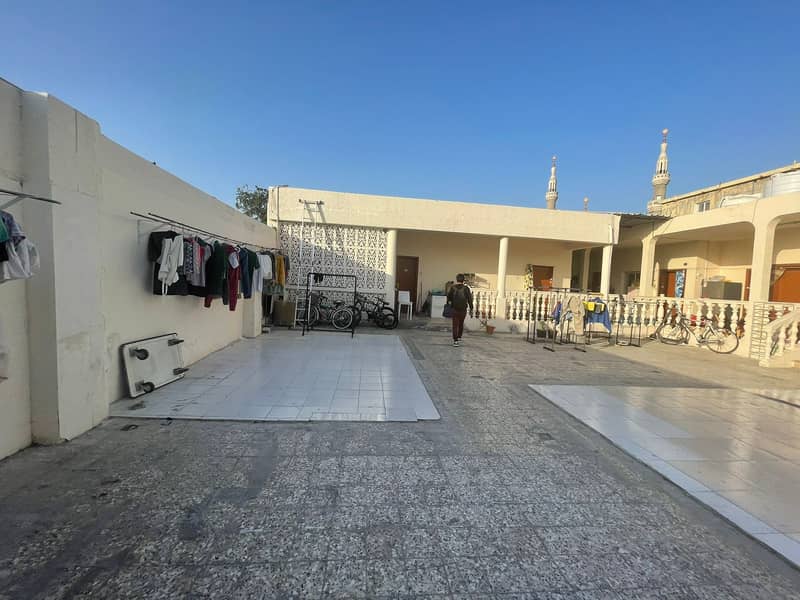 فيلا للبيع بالقوز الاولي بسعر مميز جدا مع مساحه كبيره خلف شارع الشيخ زايد . مؤجره 120 الف فيلا للبيع بالقوز الاولي بسعر مميز جدا مع مساحه كبيره خلف شارع الشيخ زايد . مؤجره 120 الف