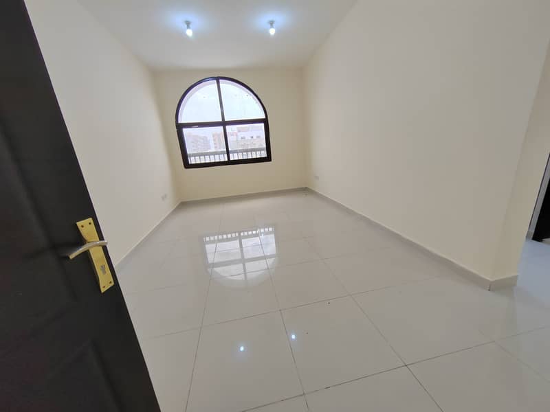 شقة في شعبية 10،مجتمع المصفح،مدينة محمد بن زايد 1 غرفة 36000 درهم - 6848264