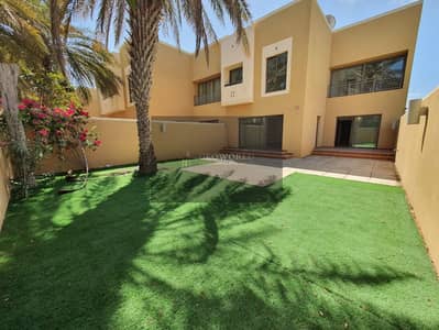 4 Bedroom Villa for Rent in Abu Dhabi Gate City (Officers City), Abu Dhabi - No Commission / Corner Villa / Huge Private Garden
