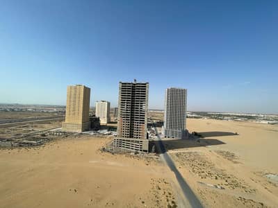 3 Bedroom Flat for Sale in Emirates City, Ajman - Lavish and stylish well maintained 3 bedroom hall apartment with 2 covered car parking available for sale in paradise lake tower emirates city B9