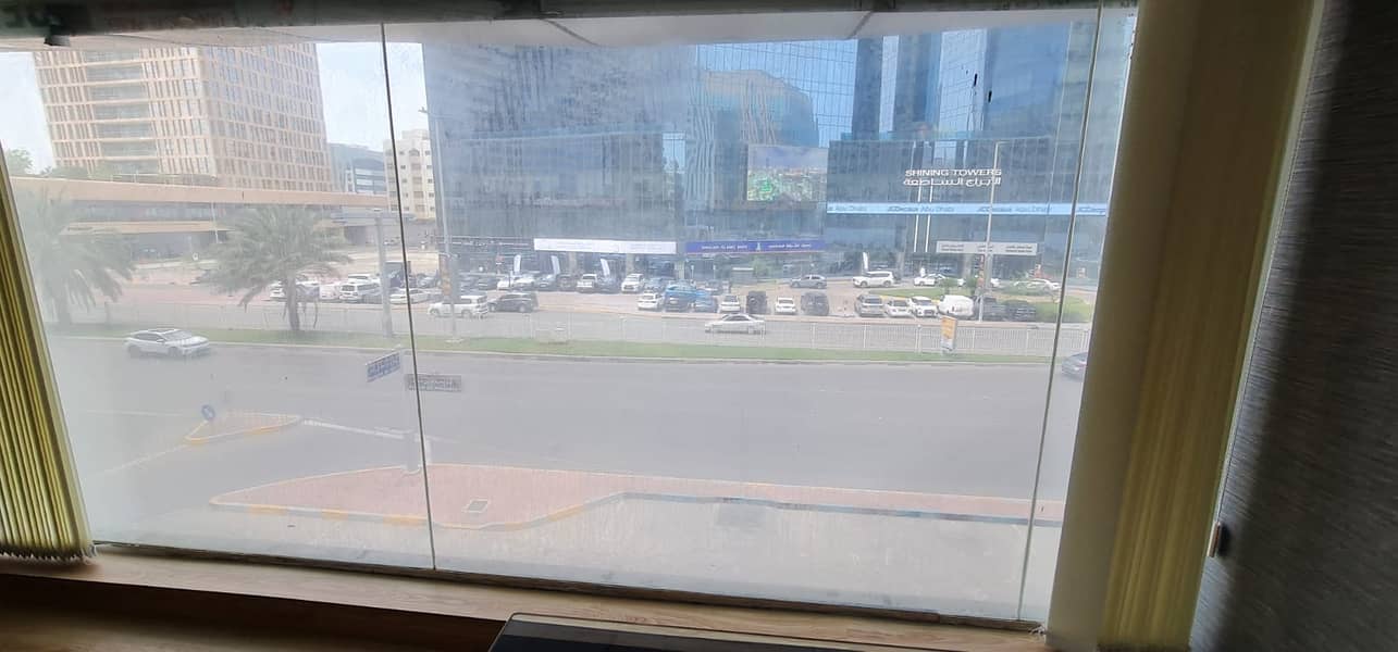 For rent, without commission, an office in Al Khalidiya, Abu Dhabi, mezzanine floor,  supermarket Choithrams building,