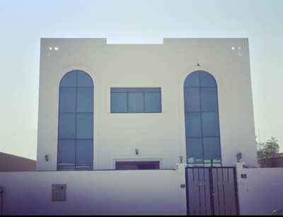 3 Bedroom Villa for Rent in Al Rass, Umm Al Quwain - Villa 3 Bedrooms Hall For Rent