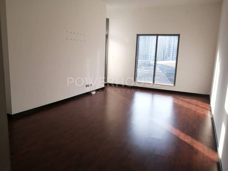 Ensuite Room | Huge Layout | Wooden Flooring